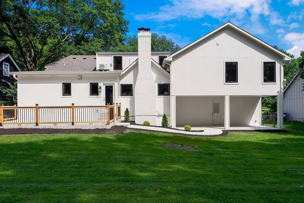 10120 Glenwood Street — photo 32