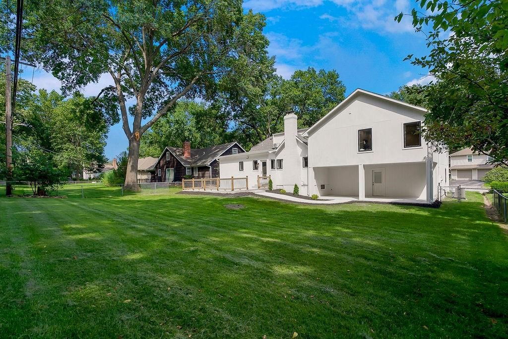 10120 Glenwood Street — photo 33
