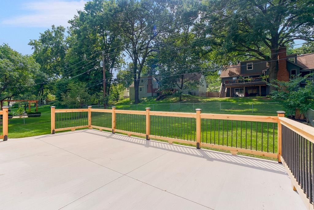 10120 Glenwood Street — photo 35