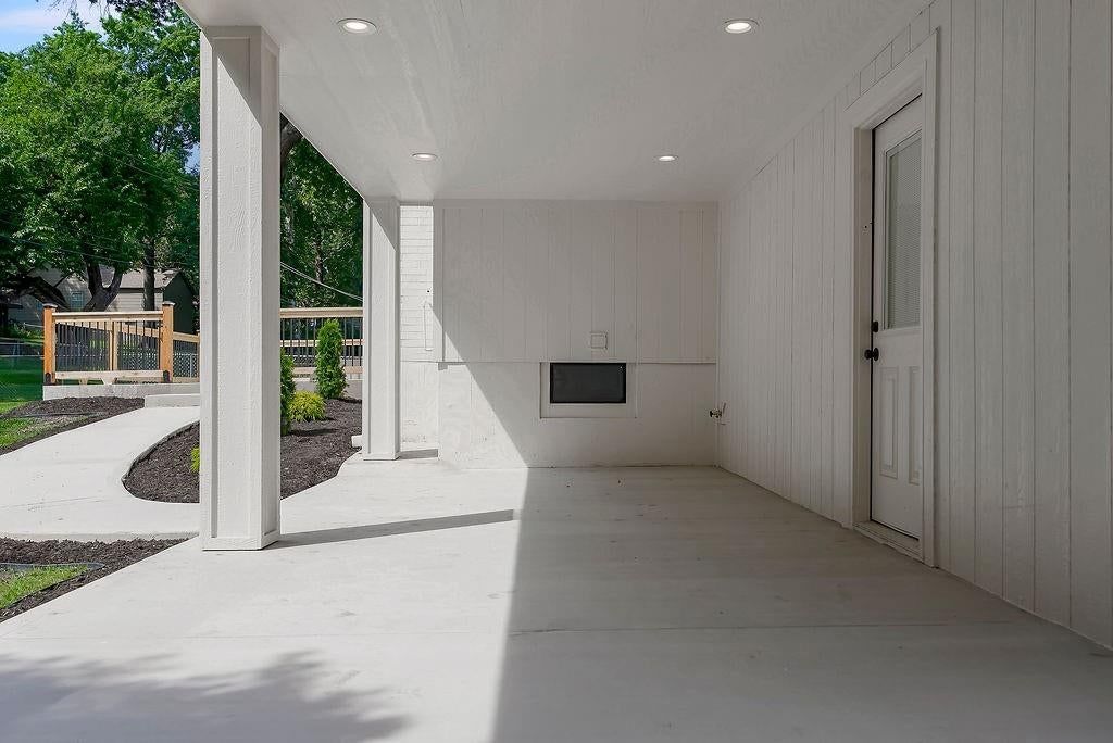 10120 Glenwood Street — photo 36