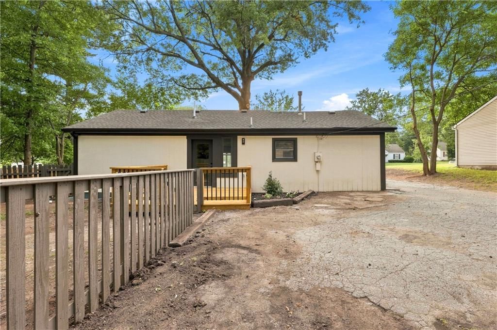 7001 Raytown Road — photo 24
