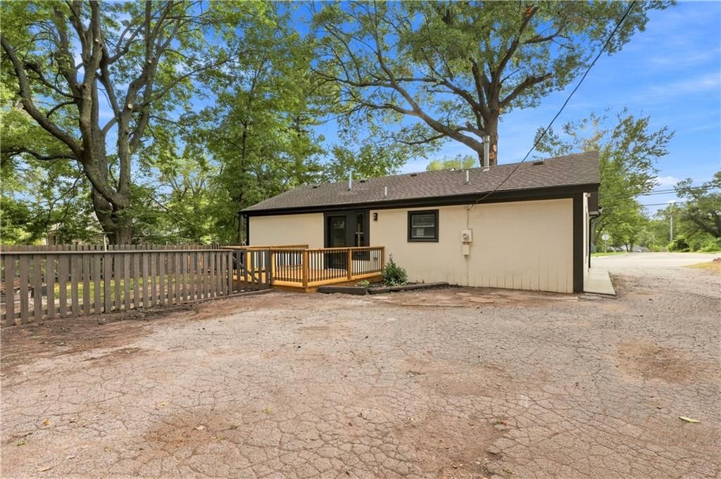 7001 Raytown Road — photo 25