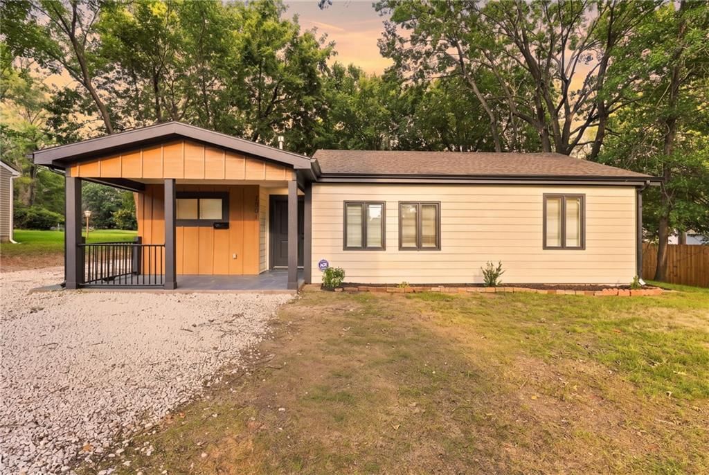 7001 Raytown Road, Raytown, MO