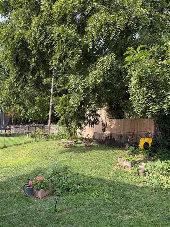 2310 PARK Avenue — photo 24