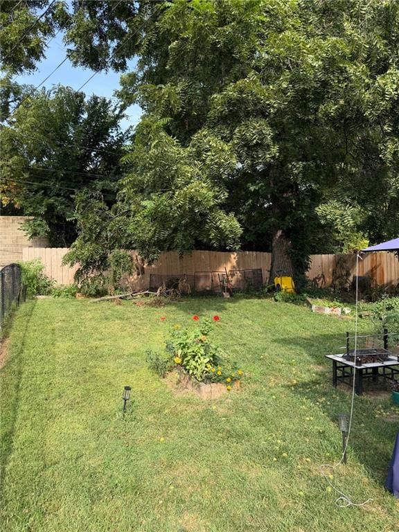2310 PARK Avenue — photo 25