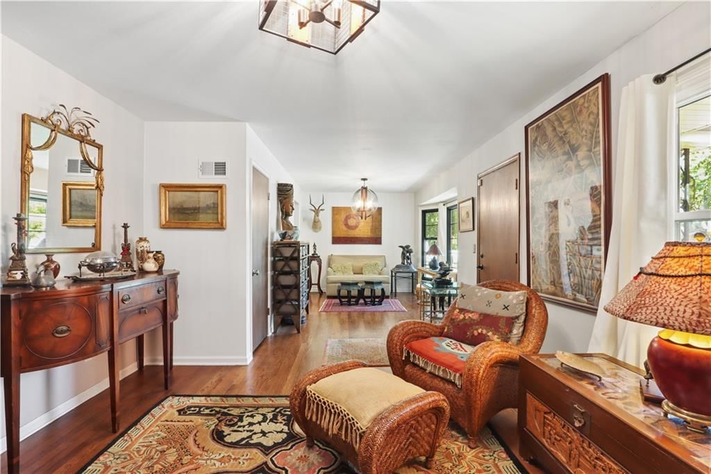 Photo 9 of 30 - 4026 N Tracy Avenue, Kansas City, MO 64116