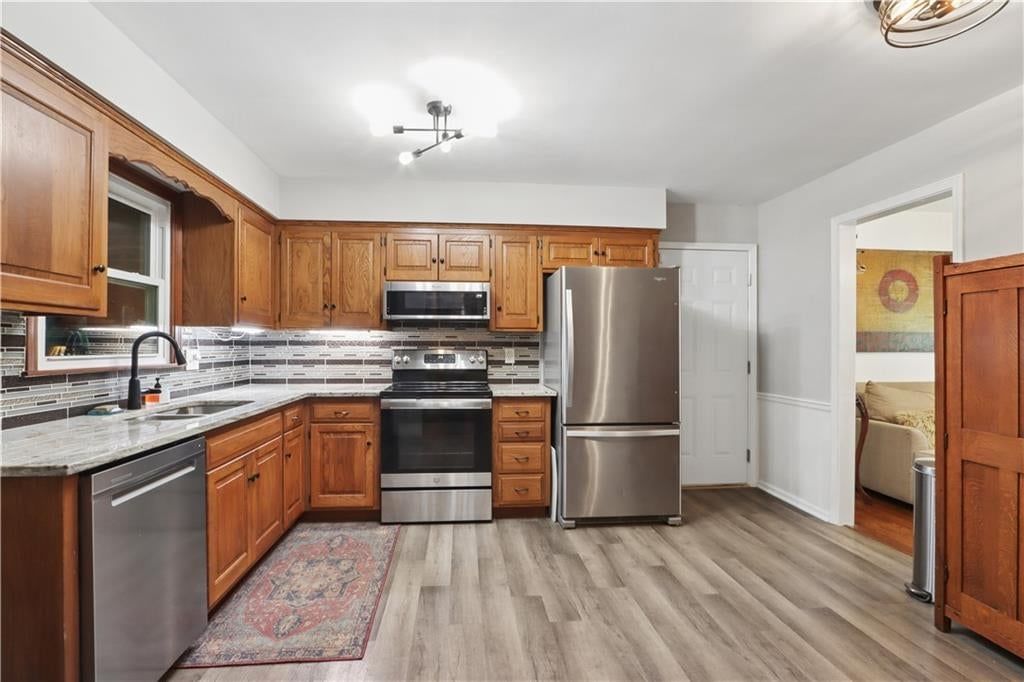 Photo 11 of 30 - 4026 N Tracy Avenue, Kansas City, MO 64116