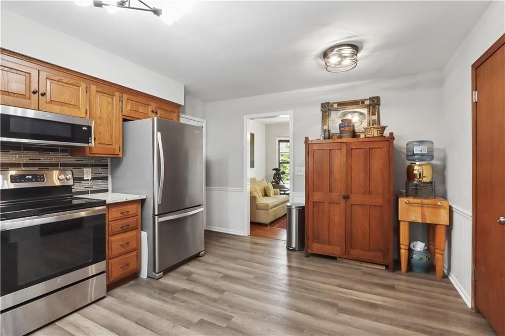 Photo 12 of 30 - 4026 N Tracy Avenue, Kansas City, MO 64116