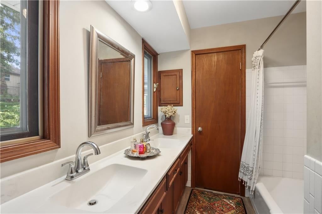 Photo 18 of 30 - 4026 N Tracy Avenue, Kansas City, MO 64116