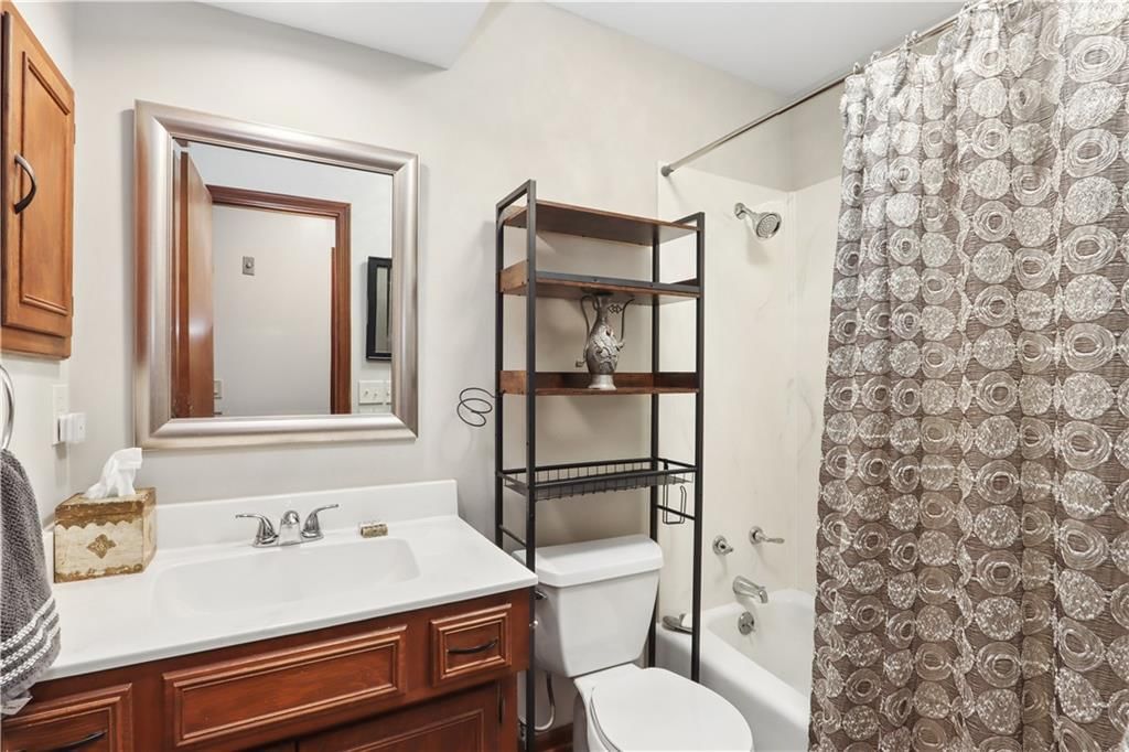Photo 21 of 30 - 4026 N Tracy Avenue, Kansas City, MO 64116