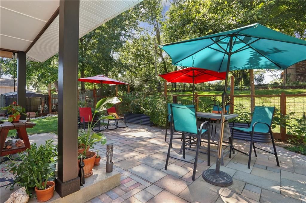 Photo 23 of 30 - 4026 N Tracy Avenue, Kansas City, MO 64116