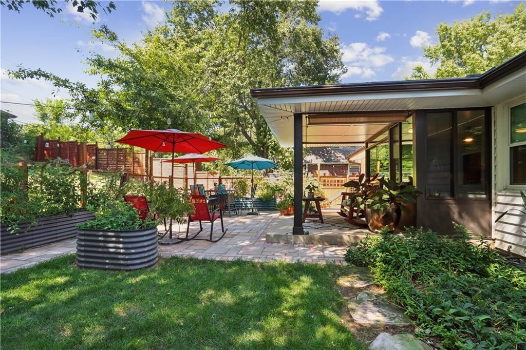 Photo 24 of 30 - 4026 N Tracy Avenue, Kansas City, MO 64116