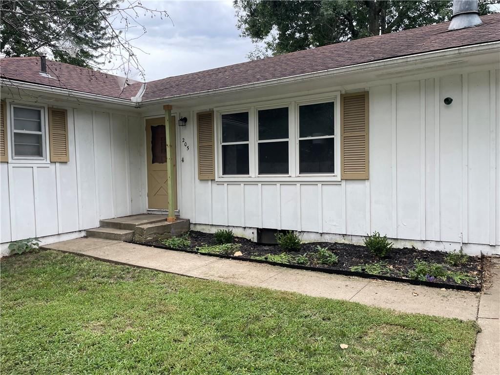205 E Maple Street, Raymore, MO