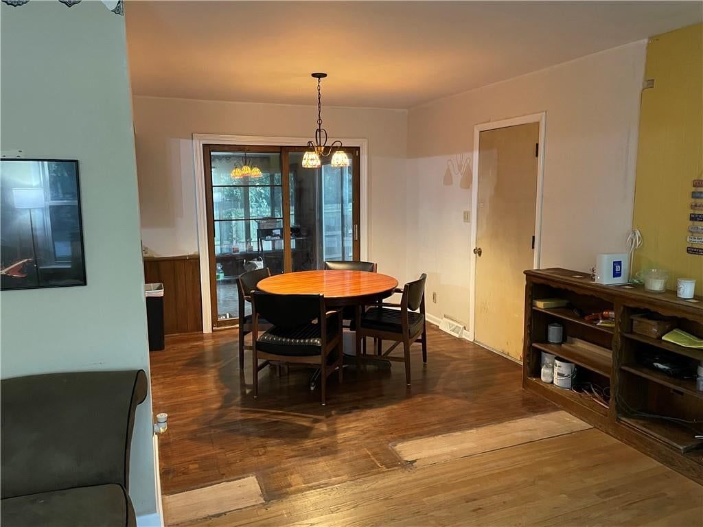 Photo 6 of 37 - 205 E Maple Street, Raymore, MO 64083