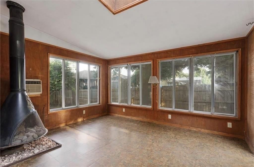 Photo 24 of 37 - 205 E Maple Street, Raymore, MO 64083