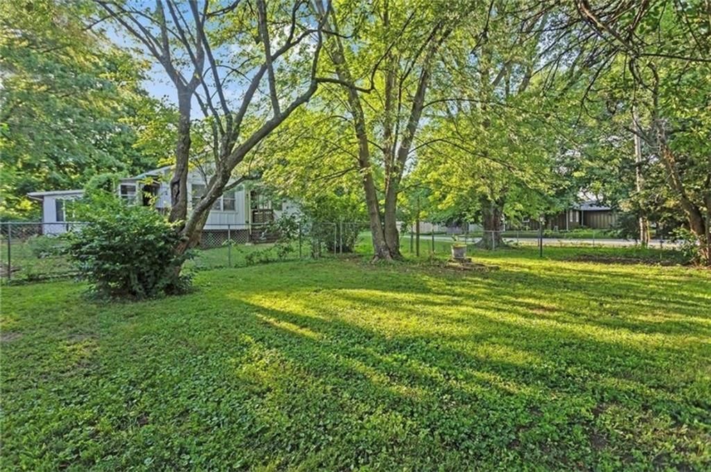 Photo 30 of 37 - 205 E Maple Street, Raymore, MO 64083