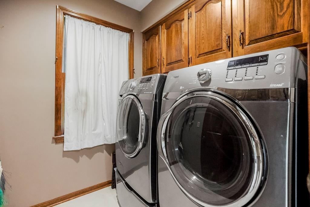 Photo 11 of 44 - 4408 NW Normandy Lane, Kansas City, MO 64116