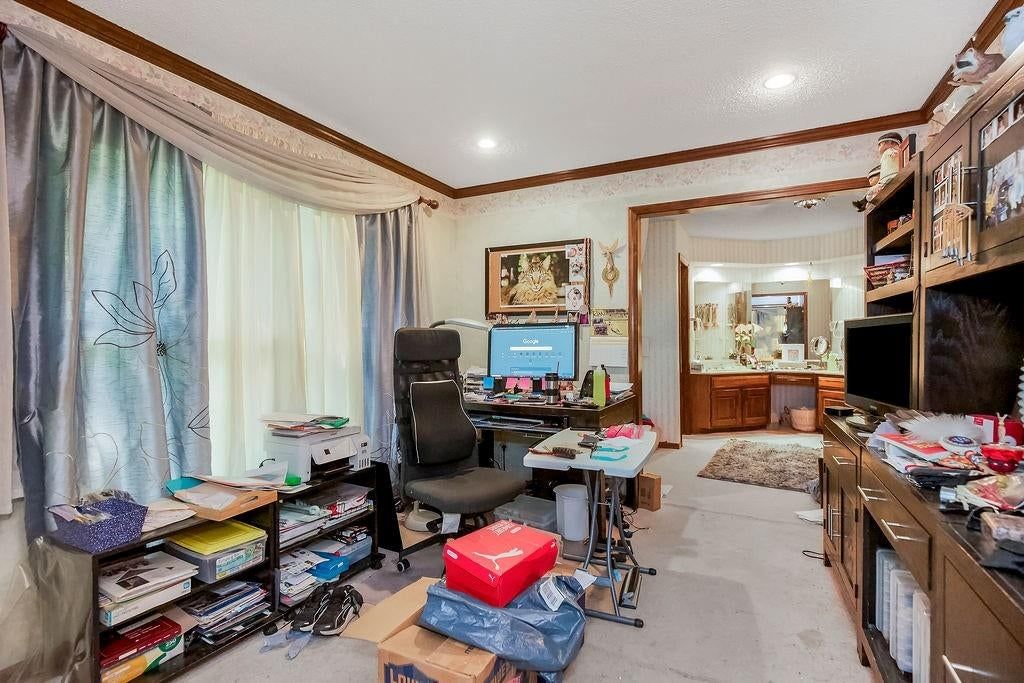 Photo 21 of 44 - 4408 NW Normandy Lane, Kansas City, MO 64116