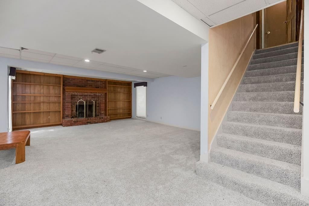 Photo 27 of 44 - 4408 NW Normandy Lane, Kansas City, MO 64116
