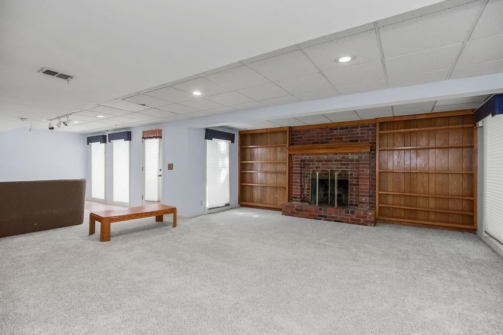 Photo 28 of 44 - 4408 NW Normandy Lane, Kansas City, MO 64116