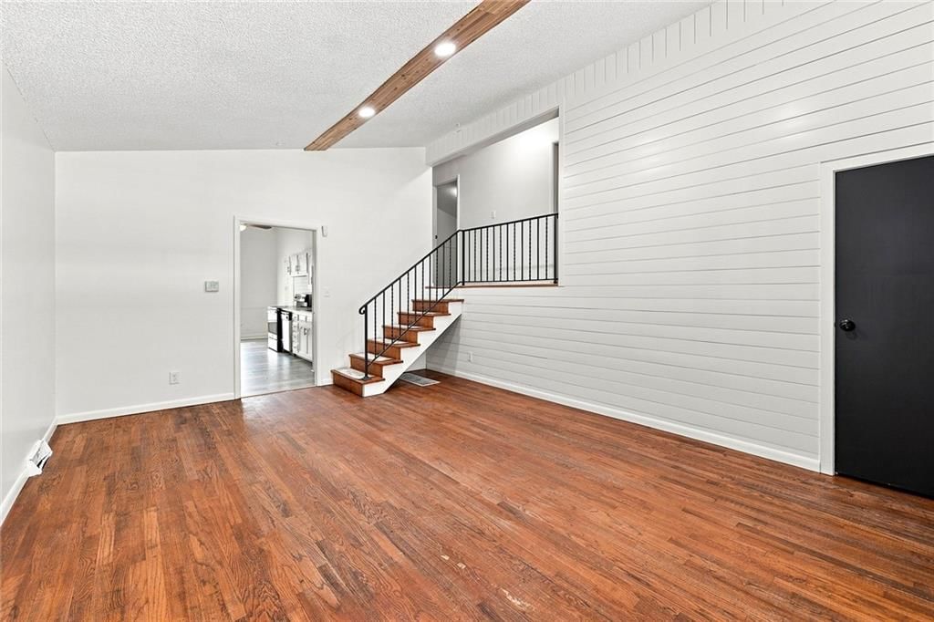 8214 Ruskin Way — photo 15