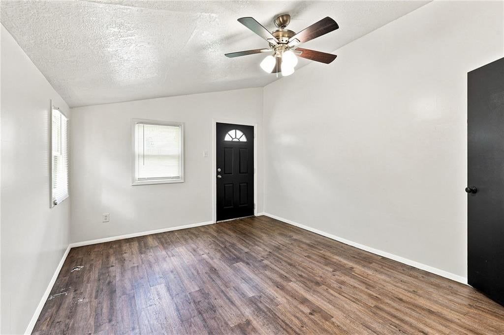 8214 Ruskin Way — photo 19