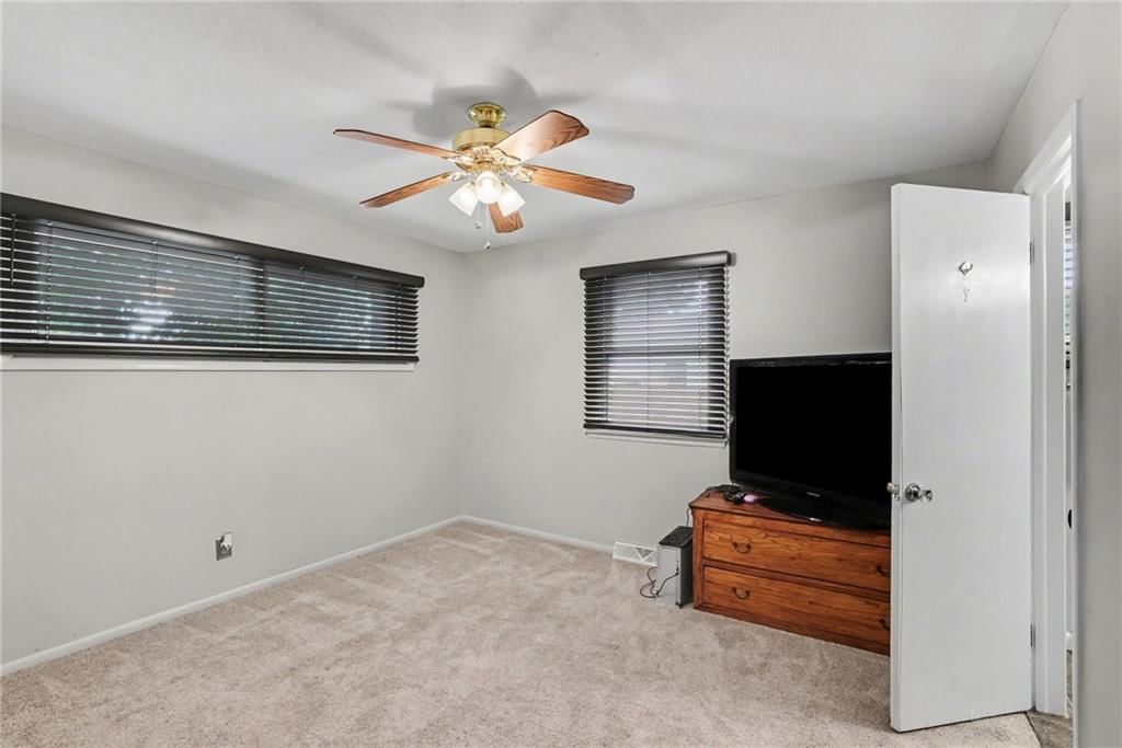 7300 Waverly Avenue — photo 13