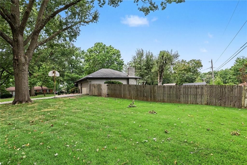 7300 Waverly Avenue — photo 24