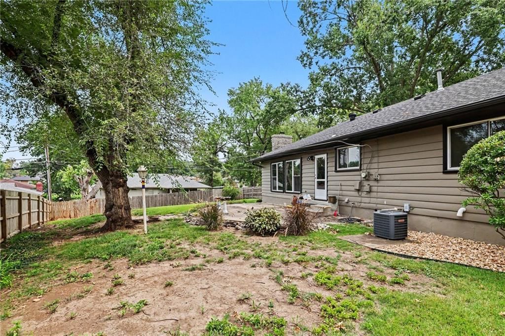 7300 Waverly Avenue — photo 27