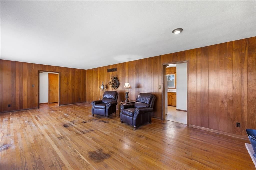 Photo 8 of 54 - 24849 W 247th Street, Paola, KS 66071