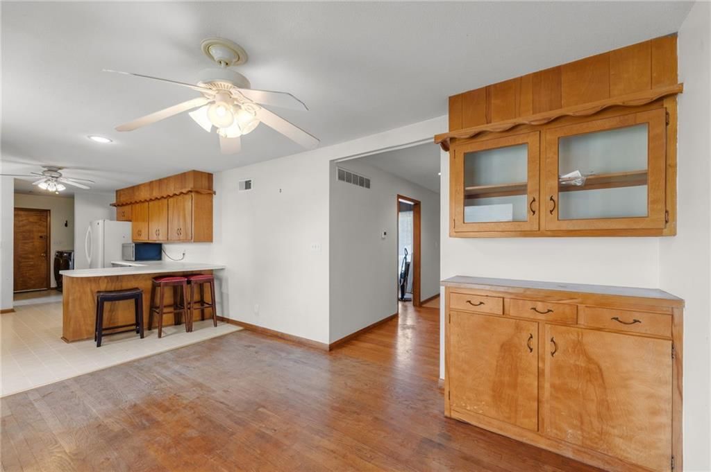 Photo 12 of 54 - 24849 W 247th Street, Paola, KS 66071
