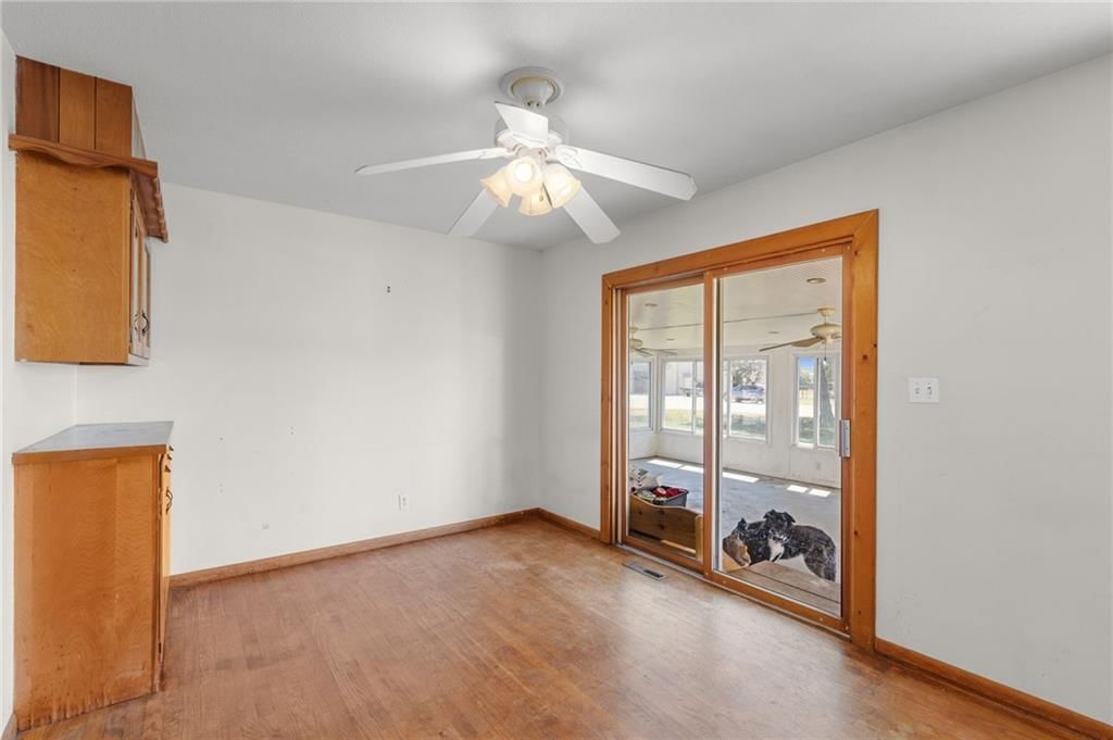 Photo 14 of 54 - 24849 W 247th Street, Paola, KS 66071