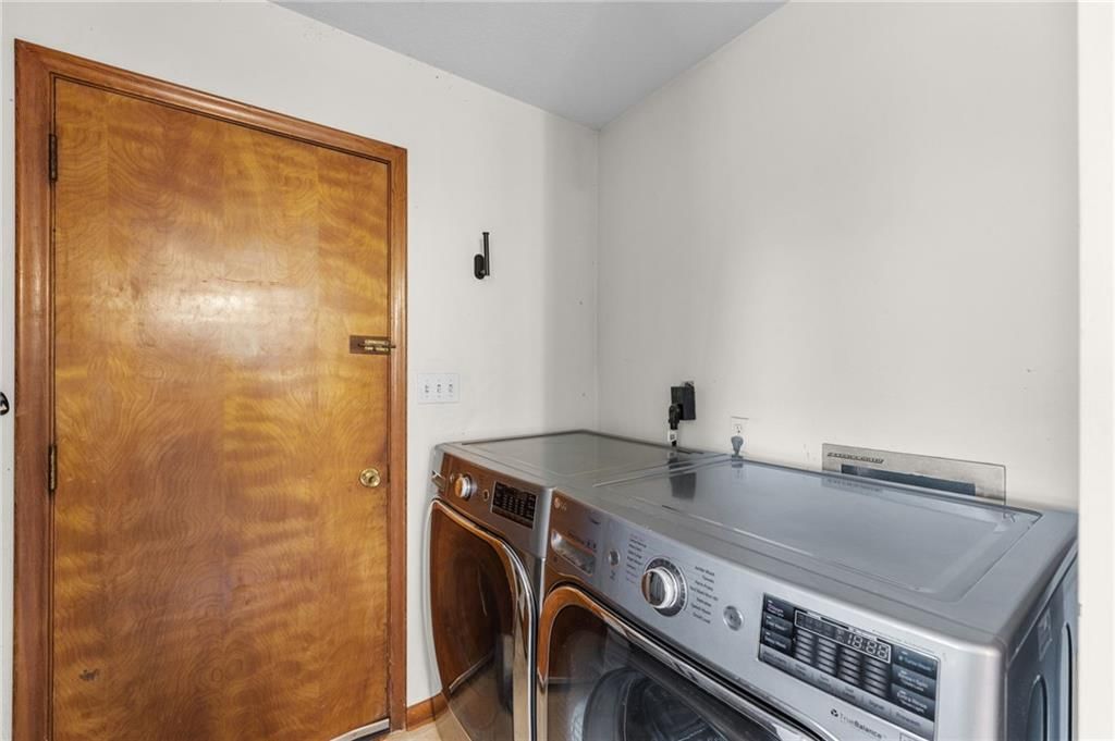 Photo 16 of 54 - 24849 W 247th Street, Paola, KS 66071
