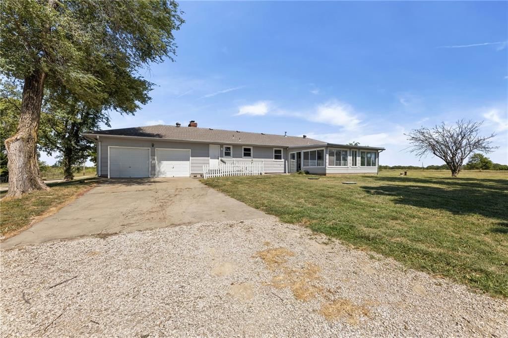 Photo 34 of 54, 24849 W 247th Street, Paola, KS 66071