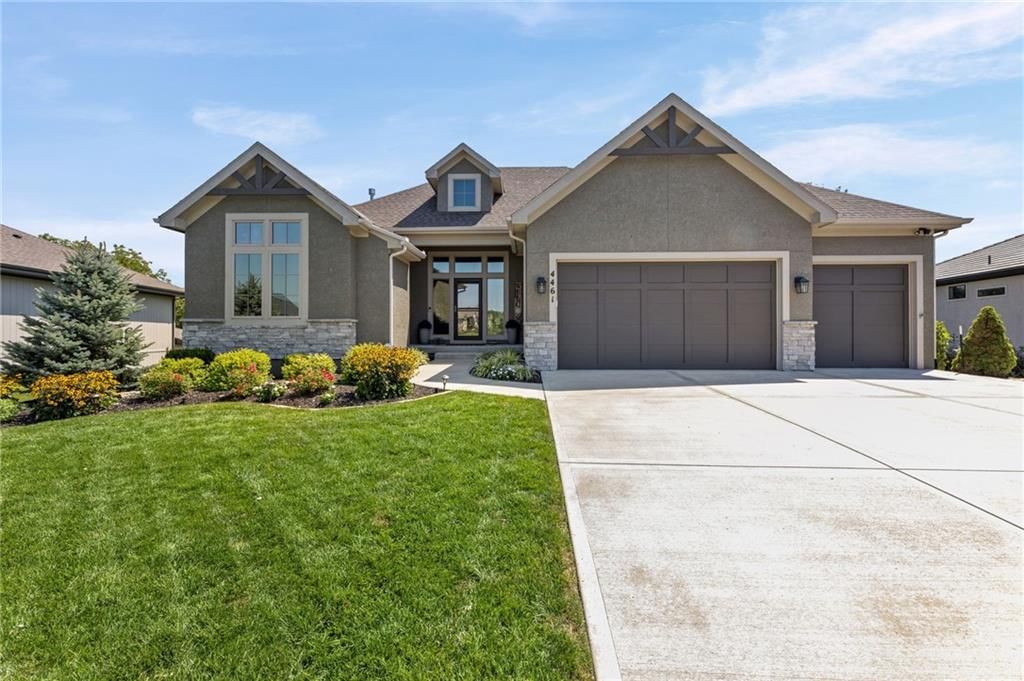 4461 Lakeview Terrace, Basehor, KS