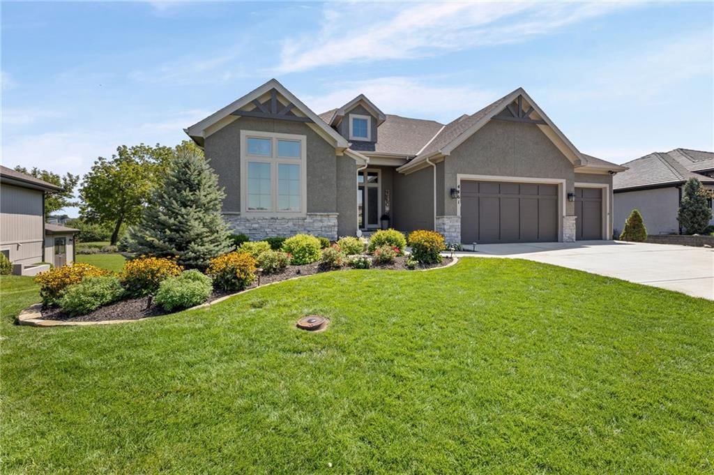4461 Lakeview Terrace, Basehor, KS: listing photo 2