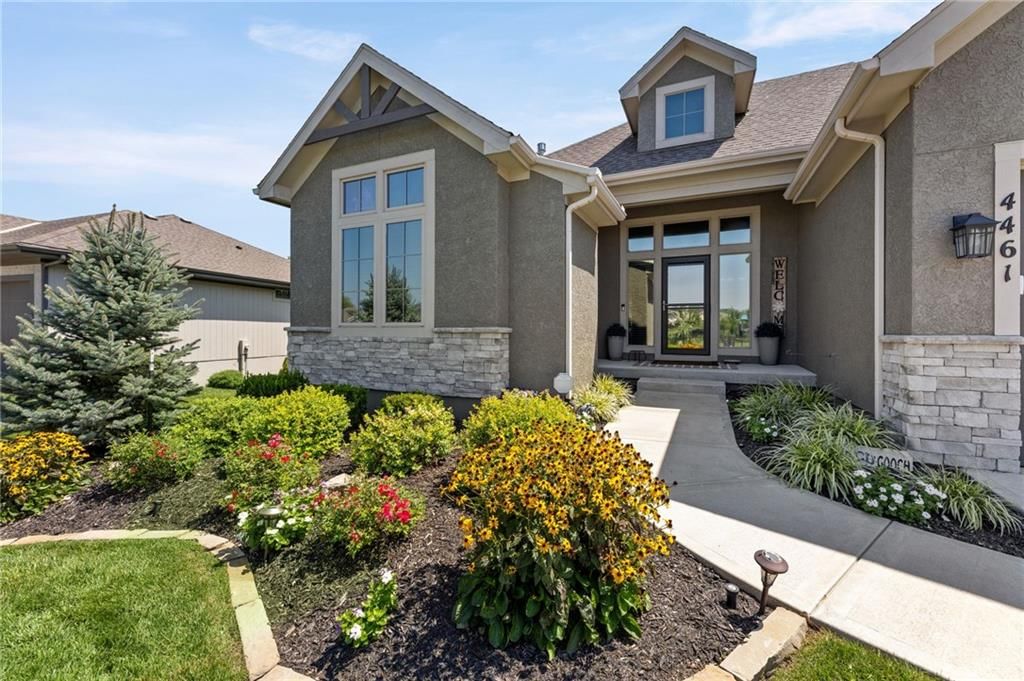 4461 Lakeview Terrace, Basehor, KS: listing photo 3