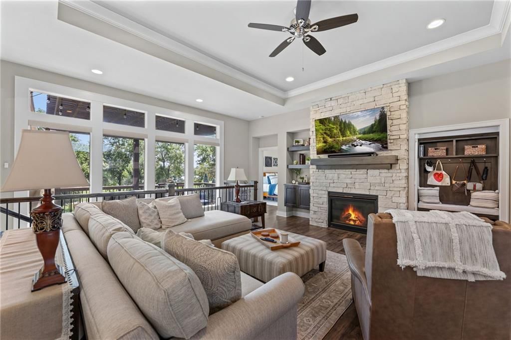 Photo 7 of 69 - 4461 Lakeview Terrace, Basehor, KS 66007