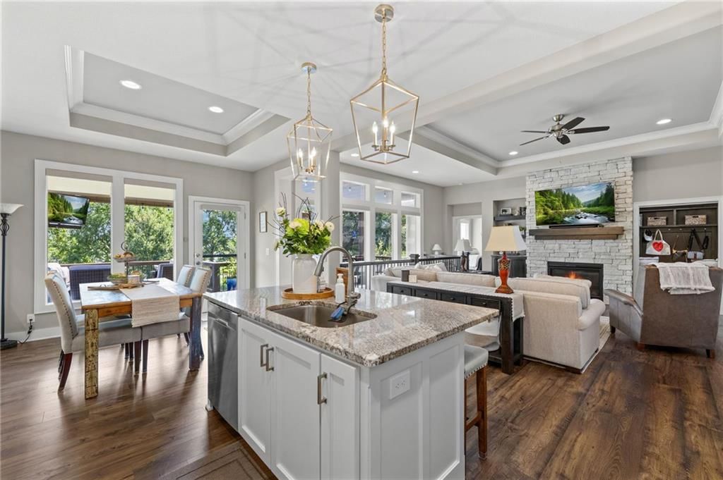 Photo 14 of 69 - 4461 Lakeview Terrace, Basehor, KS 66007