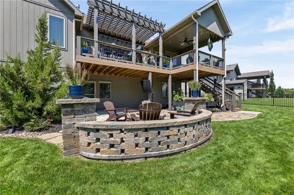 Photo 51 of 69 - 4461 Lakeview Terrace, Basehor, KS 66007