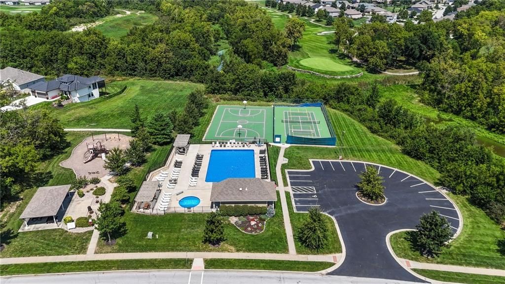 Photo 63 of 69 - 4461 Lakeview Terrace, Basehor, KS 66007