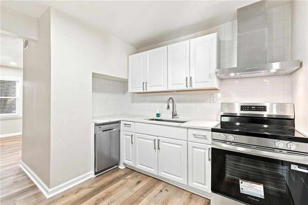 7126 Main Street — photo 11