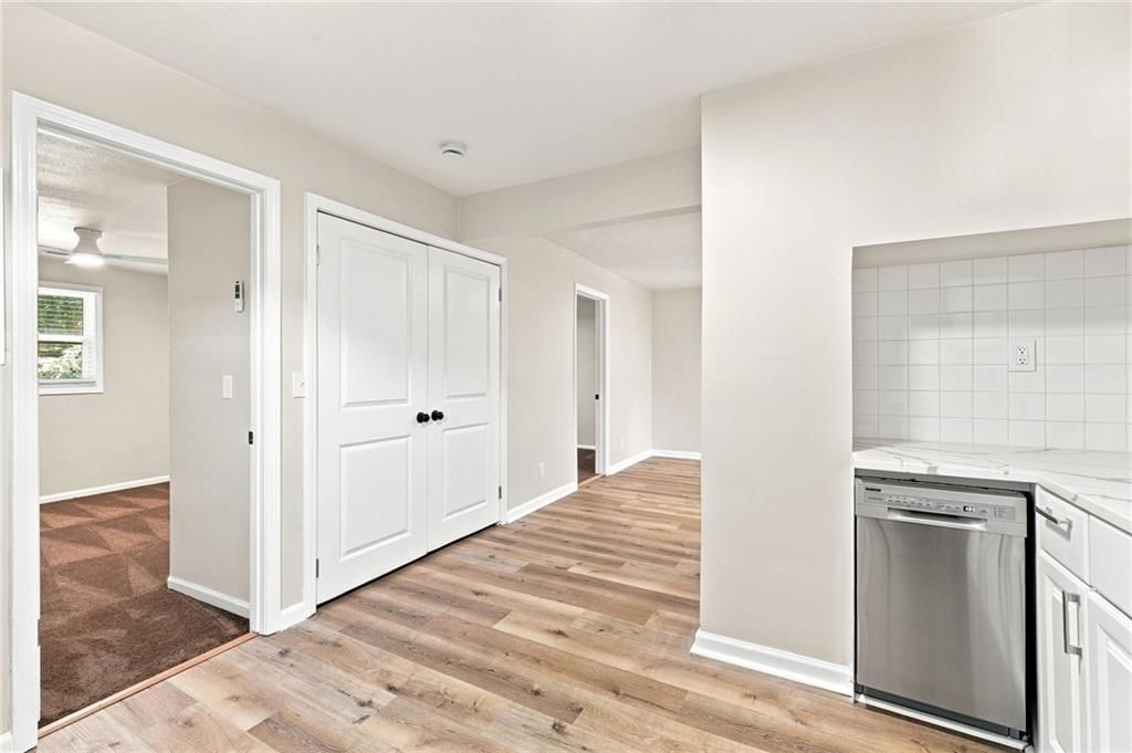7126 Main Street — photo 14