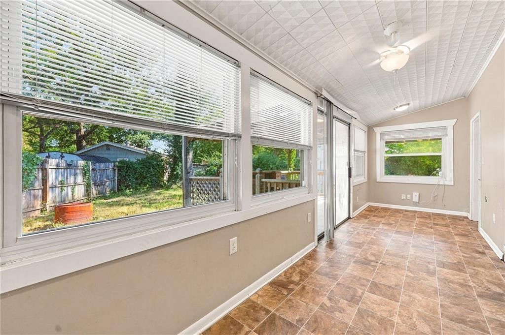 8804 E 49th Street — photo 16