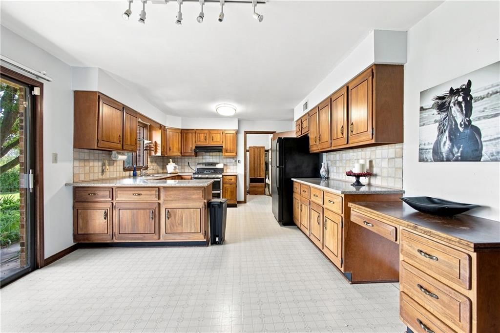 5460 W 175th Street — photo 10