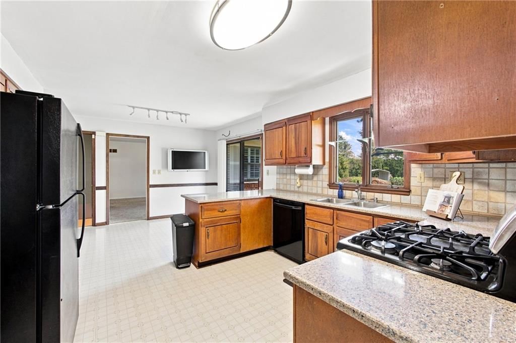 5460 W 175th Street — photo 12