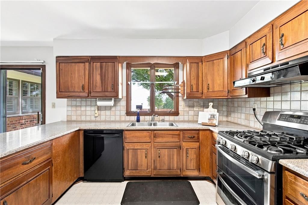 5460 W 175th Street — photo 13