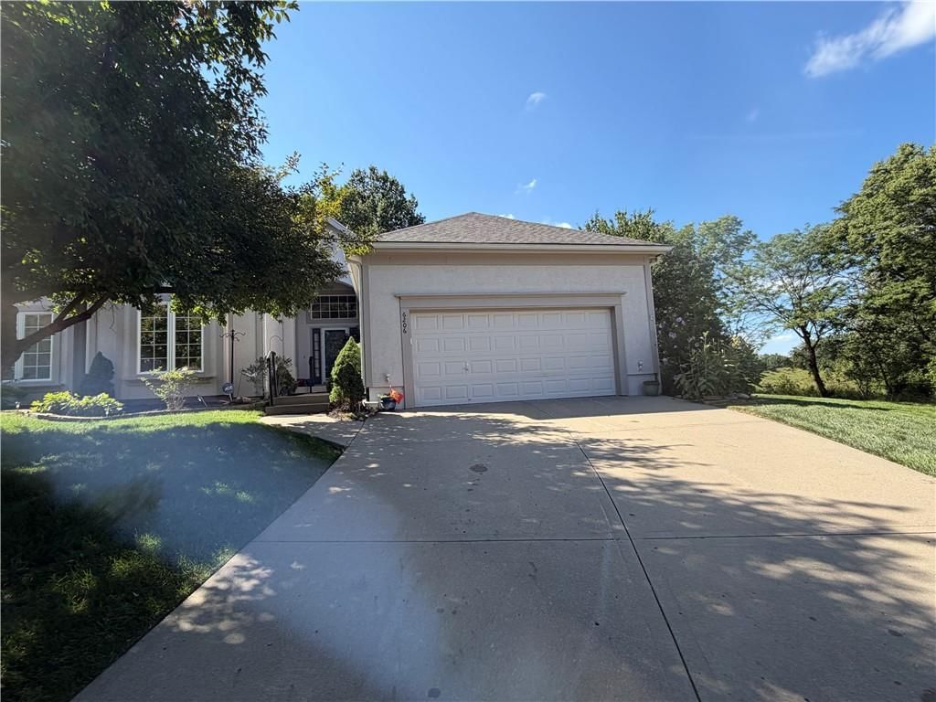 6206 NW 79th Street, Kansas City, MO: listing photo 2