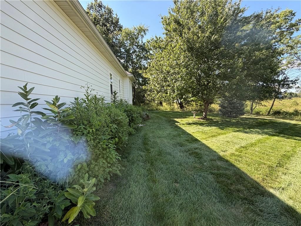 Photo 11 of 12 - 6206 NW 79th Street, Kansas City, MO 64151