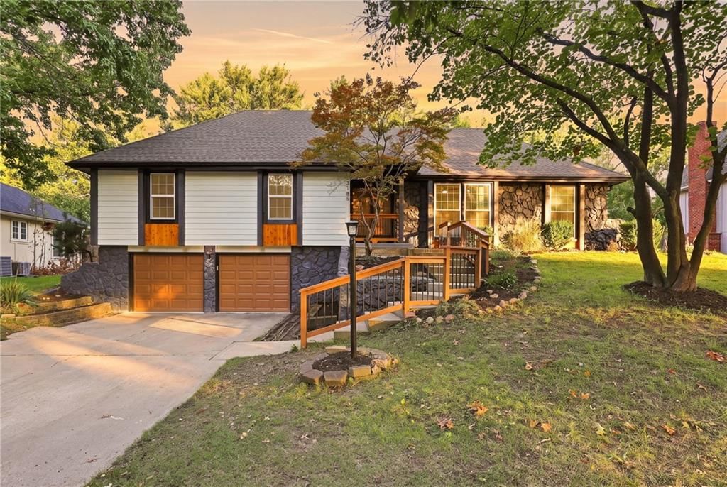 8143 NW Beaman Drive, Kansas City, MO